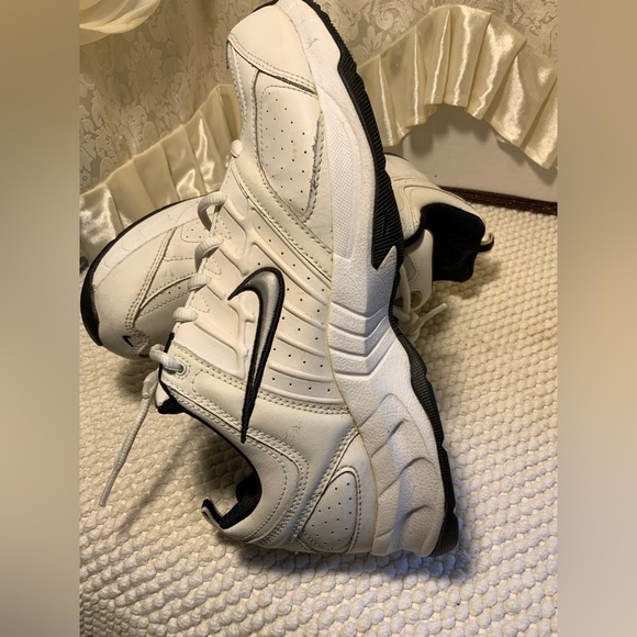 NIKE WOMENS RUNNING WORK OUT WALKING SNEAKERS - Picture 7 of 16